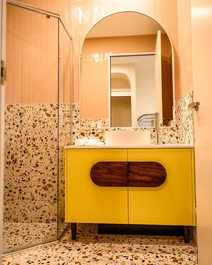 Peninsula Hotel Motel Adelaide