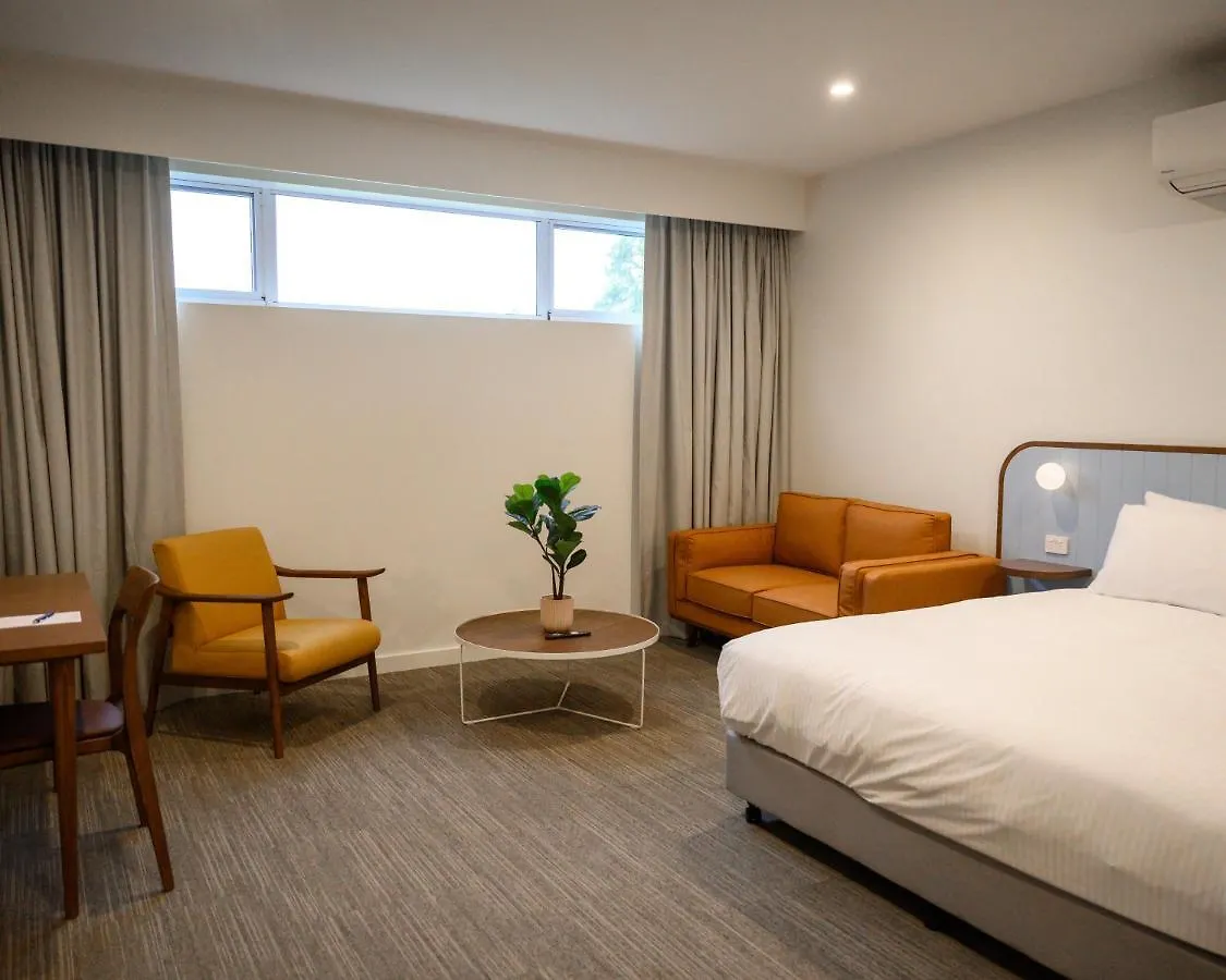 Peninsula Hotel Motel Adelaide Australia